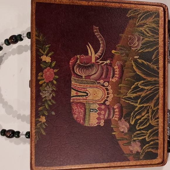 NWOT Women's Wooden Box Painted Handbag W/Shoulder Strap - Picture 16 of 16